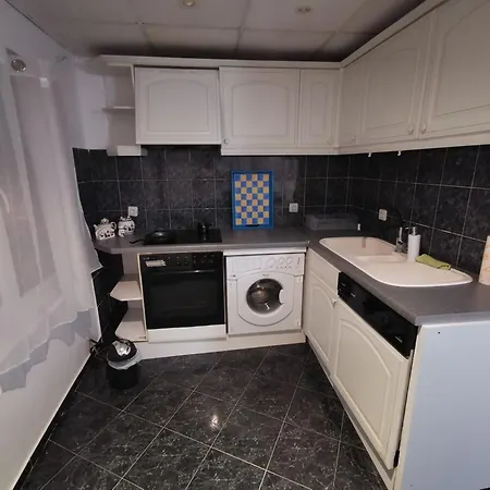 мезонет в гръцката махала Varna