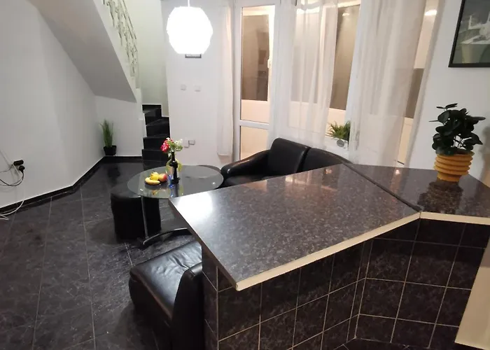 Апартамент мезонет в гръцката махала *