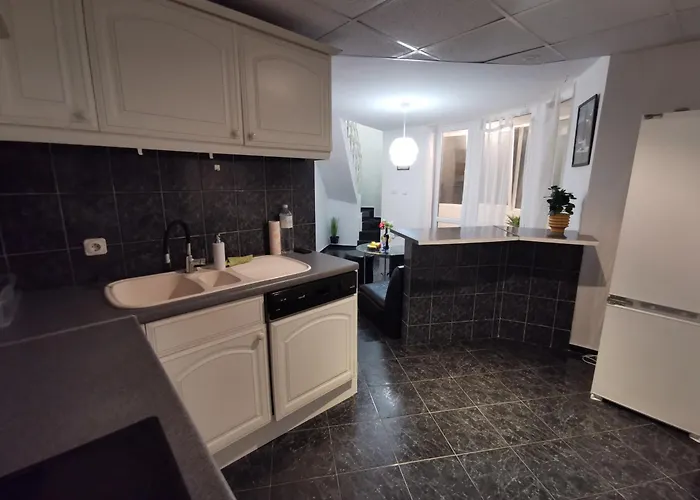 мезонет в гръцката махала Апартамент *